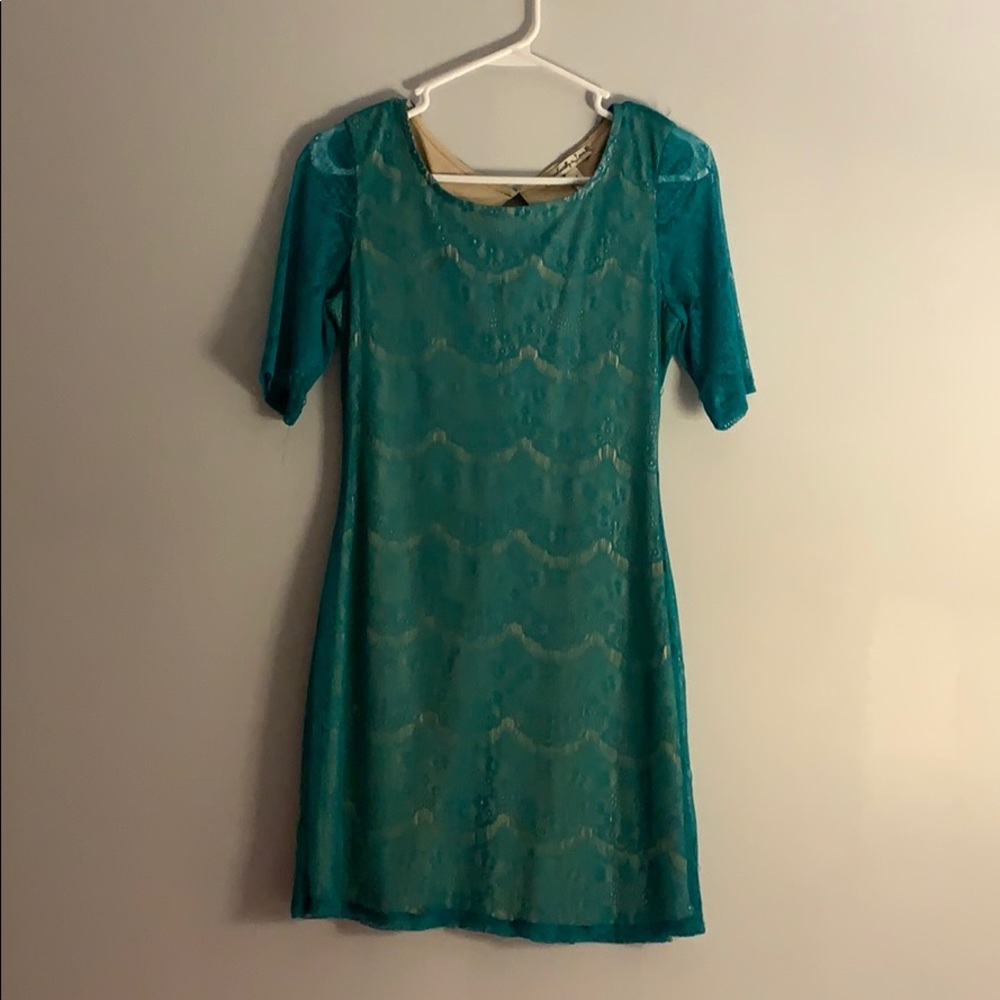 Quarter sleeve dress